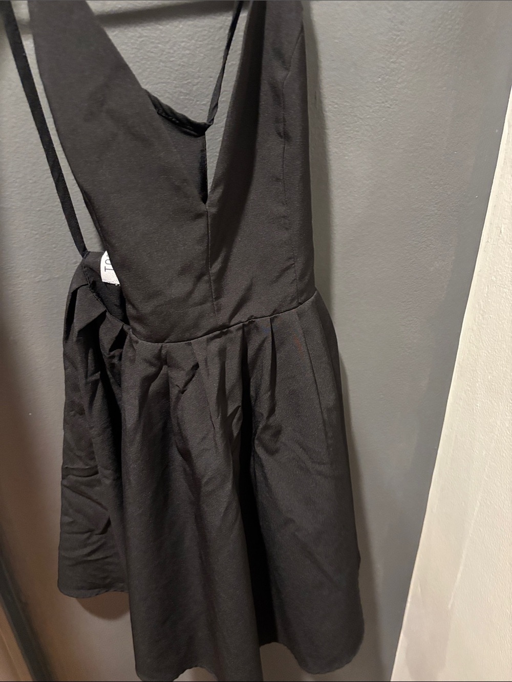Tobi Black Sleeveless V-Neck Mini Dress
